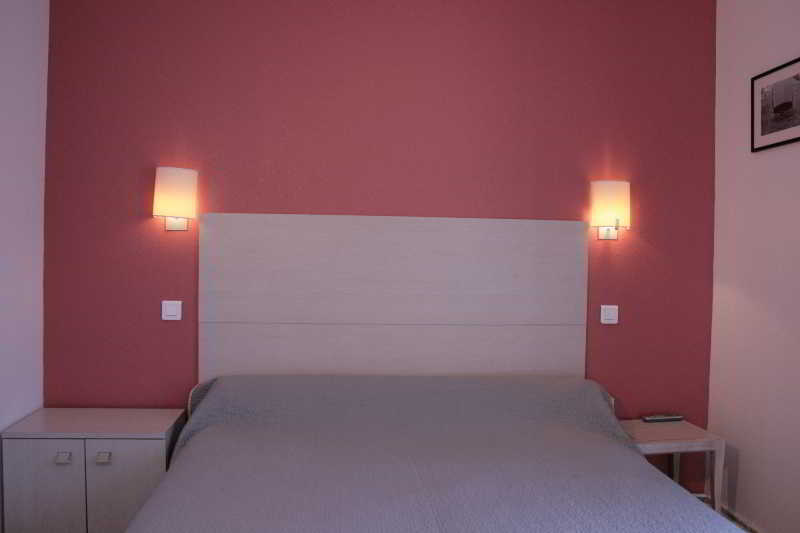 Hotel De Perros, The Originals Boutique מראה חיצוני תמונה